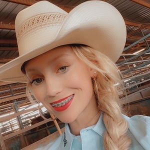 Meet your Posher, Codybelle